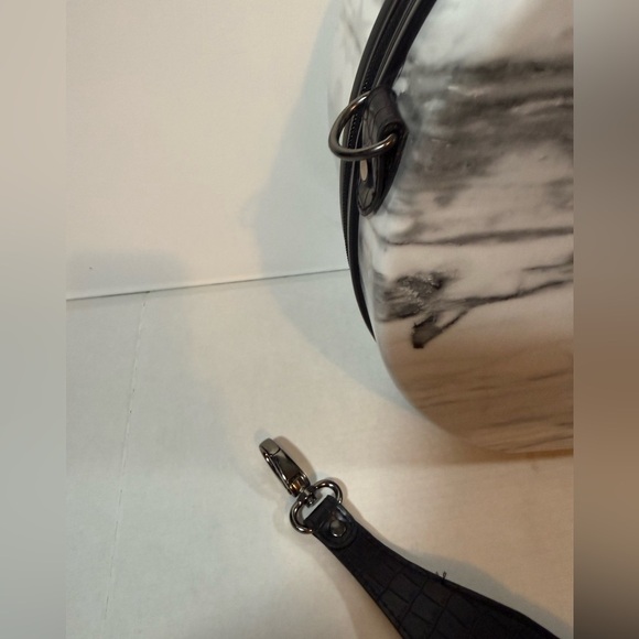 CALPAK Round Marble Hat Box Travel Case w/ Strap - Rare & Stylish - Picture 5 of 14